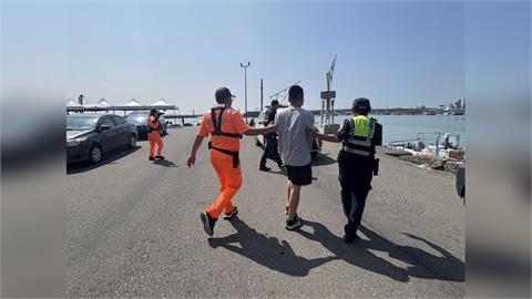 快新聞／嚴防張俊傑潛逃！海巡啟動防逃專案　接連逮10通緝犯、攔2人出港
