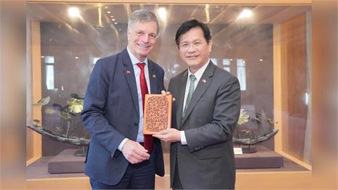 快新聞/美懷俄明州長戈登再訪台 林佳龍:持續拓展台美能源科技、供應鏈合作