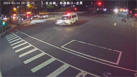 車上沒患者！救護車載人路上闖紅燈　2機車閃避不及直接撞上　1女重傷