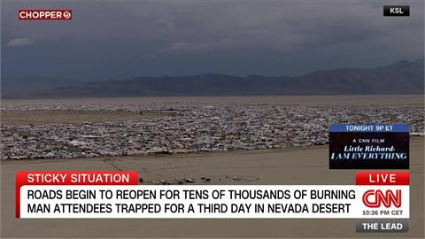 沙漠盛會與反常暴雨　7萬多人受困3天「火人祭」變「泥人祭」