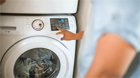 洗衣機用完要不要關蓋子？日本廠商建議「這樣做」：當心黴菌異味滋生