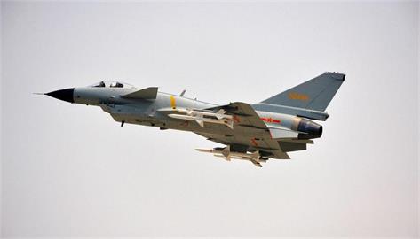 中國挑釁不斷！　國防部偵獲44機艦、1空飄氣球擾台