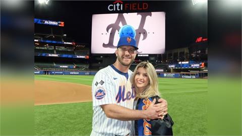 MLB(影)／「北極熊」離開大都會妻子發文感性告別！金鶯傳奇球星則熱烈歡迎