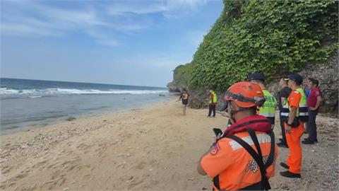 小琉球美人洞傳意外! 男遊客疑遭浪捲走 獲救已無生命跡象