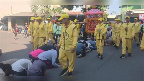 拒受賄賂！虎尾金牌女誠心不足　媽祖轉身「繞道」而行