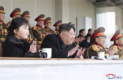 北朝鮮飢荒「人民餓死街頭」！金正恩女兒竟穿7.4萬名牌外套