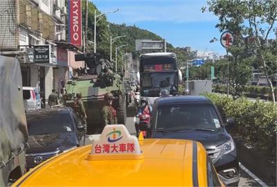 雲豹裝甲車拋錨基隆要道　占道造成回堵惹民怨