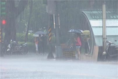 TD02殘骸「遺留台灣」5縣市遭殃!氣象專家曝「豪雨集中地」這1天才趨緩