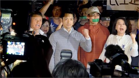 向前行(影)／蔣萬安稱「今晚不是市長」！吳靜怡反酸：可以認他只是「蔣先生」？