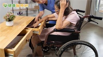 聽不懂玩笑、帳單看不懂？醫警告：可能是阿茲海默症