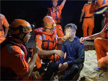 男子小琉球戲水「體力不支」受困海上　海巡搶救助送醫