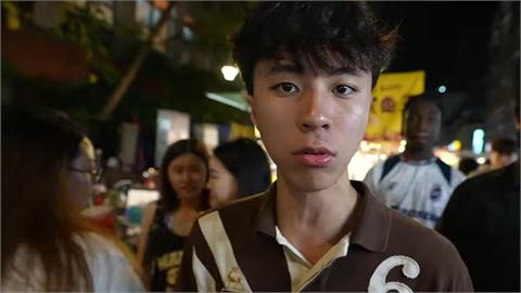 逛夜市遭嗆「假中國人」！Ray當場「爆1句」挑釁者被嚇跑　網看驚：台灣最強高中生