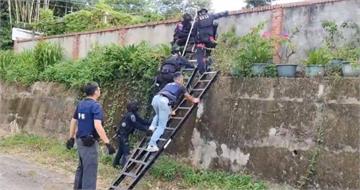 新北刑大深入苗栗山區　翻牆攻堅販毒集團逮5嫌