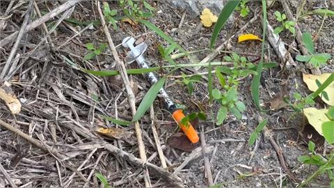 吸毒熱區 ?　台中民眾夜跑驚見大量針頭.針筒束帶散落