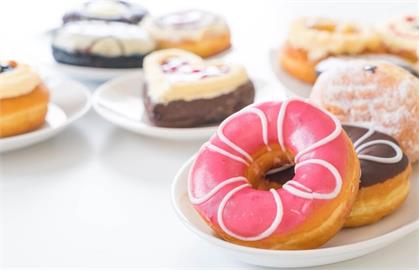 「經痛」只能吃止痛藥？婦科醫分享「4個」緩解經痛的健康飲食秘訣