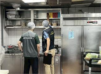 星級飯店出包！台糖長榮查獲6逾期食品   從柳丁汁到金箔都見過期