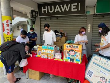 「暫別西門市場國華三排」市長黃偉哲，為臺南市場防疫點燈祈福