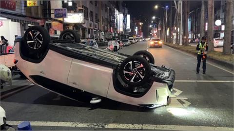 快新聞／高雄男無照毒駕拒檢逃逸！竟自撞分隔島翻車　遭警活逮起獲愷他命