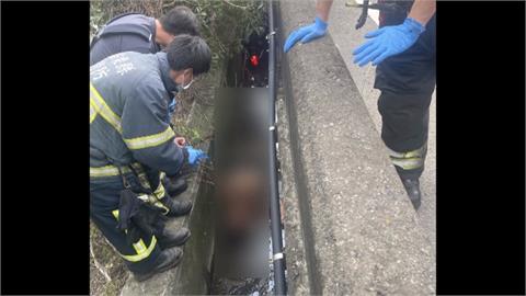 苗栗男大生騎車自摔水溝！　２小時候被發現送醫不治