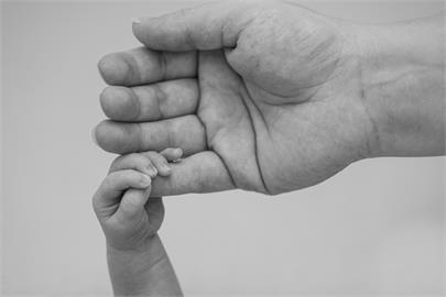 快新聞／腸病毒肆虐！當心新生兒染「伊科病毒11型」　疾管署新增2重症2死亡病例