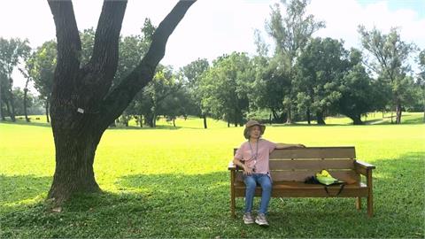 「果嶺公園」國慶日首度開放！　陳其邁坐椅子拍照意外爆紅