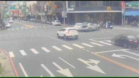 桃園婦人「誤上詐騙車手賊車」　車手闖紅燈自撞被逮