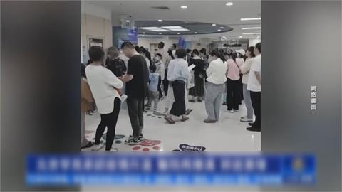 新冠疫情捲土重來？　中國確診數攀升、大量年輕人猝逝