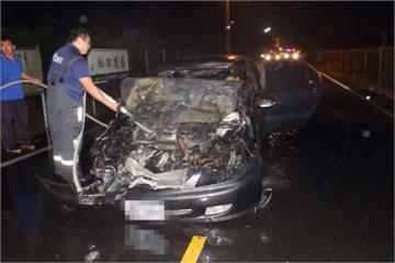 酒駕追撞柳丁車起火 駕駛爬出撿回一命