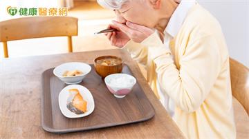 長輩缺牙咀嚼困難恐營養不良 &nbsp;符合「這二身分」可申請假牙補助