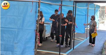 「真的來不及！」災民騎車衝回家來不及救母　認屍崩潰：媽！