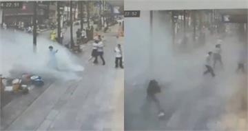 緬甸強震！雲南馬路突現巨浪　她急逃亡：水沙瞬間把人淹沒