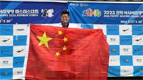 昔高舉五星旗！李東憲傳重病喊「想回台」　王定宇怒批：見利忘義