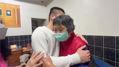 中國丟包涉詐嫌遣返回台 鹹粥嬤等了2年"愛孫終回家"