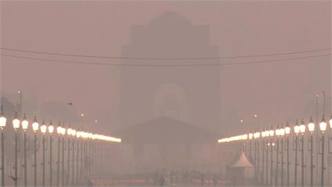 全球污染最嚴重首都！新德里PM2.5爆表　挨轟「露天毒氣室」