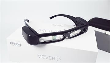 Epson Moverio BT-30C次視代智慧眼鏡開箱：可以隨身攜帶的80吋螢幕