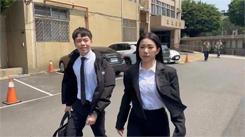 家寧黑色套裝出庭　擅改「眾量級」密碼堅不認罪