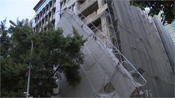 台北市公園路鷹架倒塌 幸無造成人員受傷
