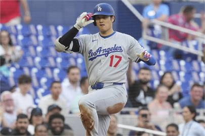MLB(影)/大谷翔平敲三壘安打4度上壘!助道奇10:1血洗馬林魚