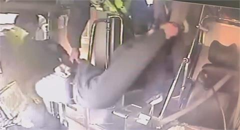 男搭客運突失去心跳！　乘客.司機出手搶命　5分鐘內送醫院