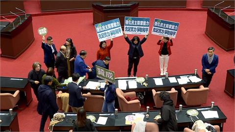立院會期倒數！藍白恐強推爭議法案三讀　綠揚言阻擋到底、民團集結抗議