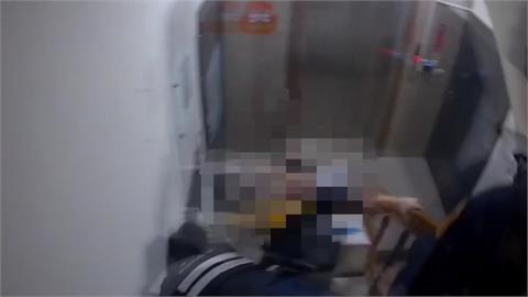 桃園警巡邏巧遇「毒販」　男子心虛逃民宅還推警遭逮