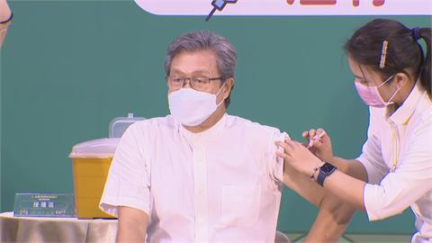 快新聞／公費流感疫苗今開打　69歲楊烈任防疫大使帶頭打