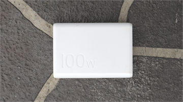 PD 100W 充電器，j5create JUP44100 出門一次包辦