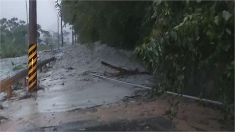 快新聞／豪雨不斷！聯外道路坍塌　花蓮瑞穗鄉奇美村宣布明日停班停課