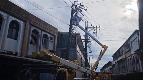 約三百戶大停電　員山鄉電箱清晨爆炸起火　民眾目擊現場降「火雨」