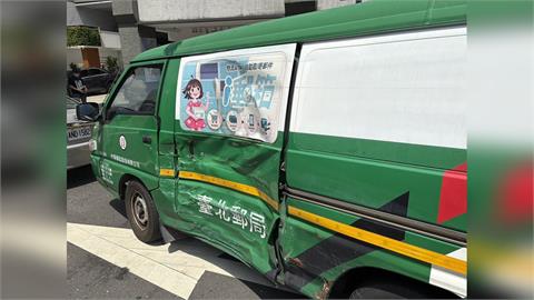 快新聞／北市忠孝東路驚險四車連環撞！　公車變換車道釀意外