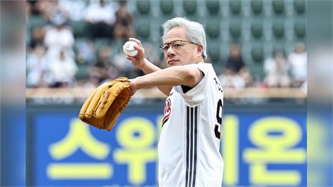 黃仁勳訪韓行程滿檔！ 幫韓職棒開球 晚間見SK集團會長