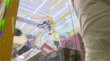 娃娃機賣仿冒精品 保二總隊近2年取締上百人