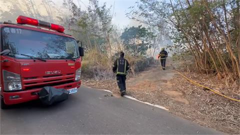 屏東10多處公墓火警　消防員搶救遭消防車壓傷