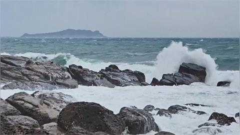 不斷更新／蘭嶼、綠島開第一槍！中午12時起「停班課」　各地颱風假情形一次看